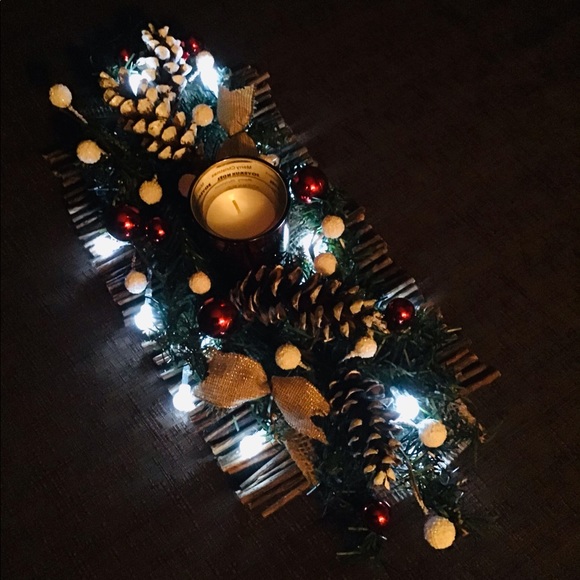 Christmas centerpiece - Picture 4 of 7